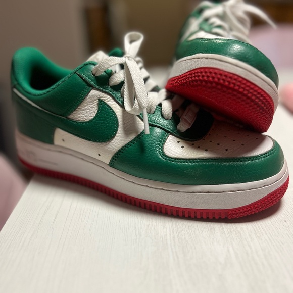 Custom Air Force One’s Green and White Sneakers with Red Soles - Picture 2 of 6